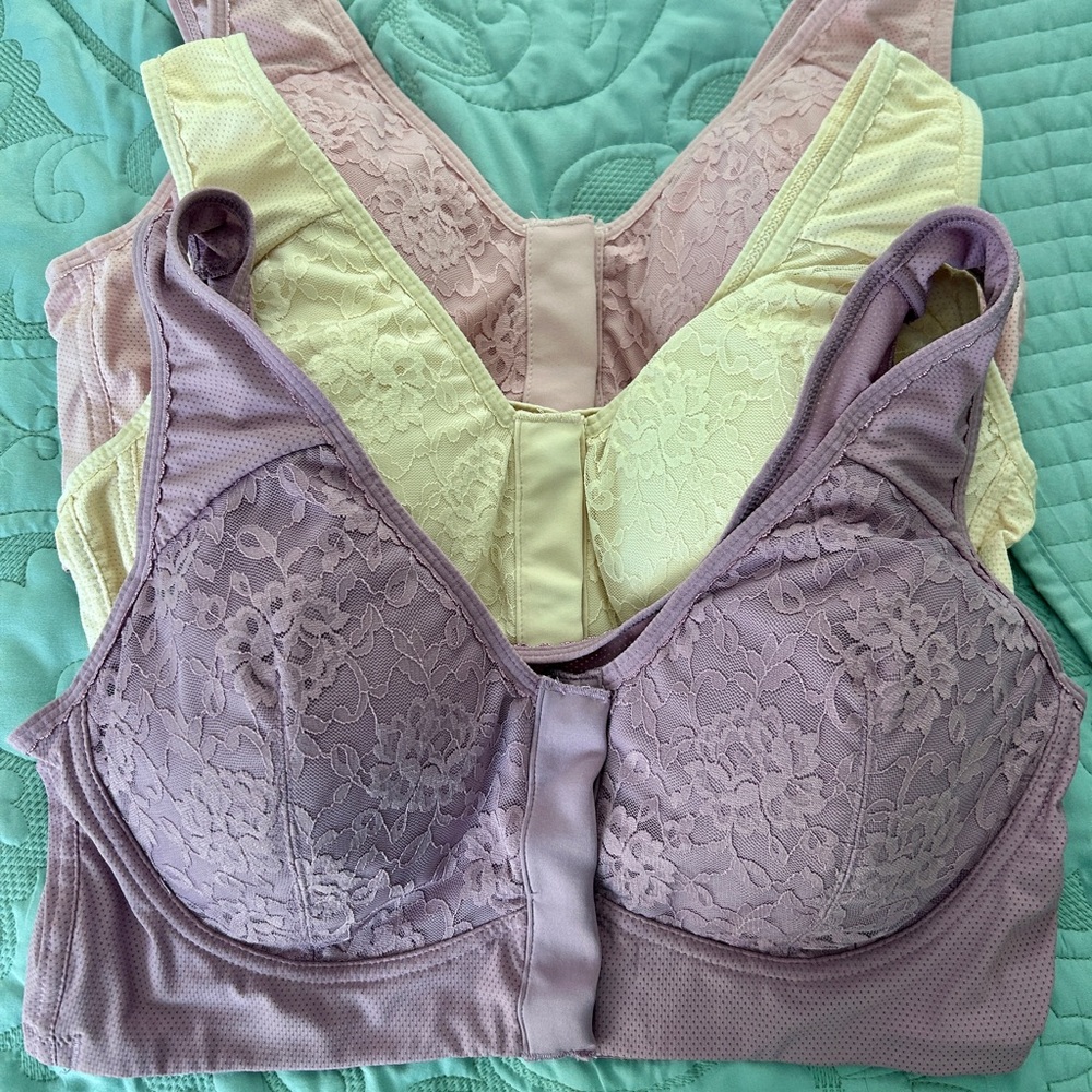 Bras - Picture 2 of 4